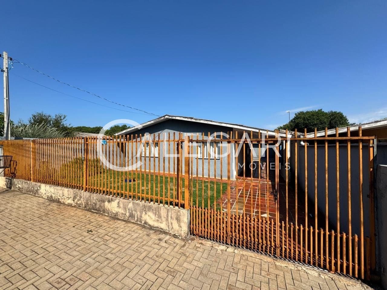 Casa à venda com 300m² de terreno no Jardim São Paulo – Foz do Iguaçu/PR.