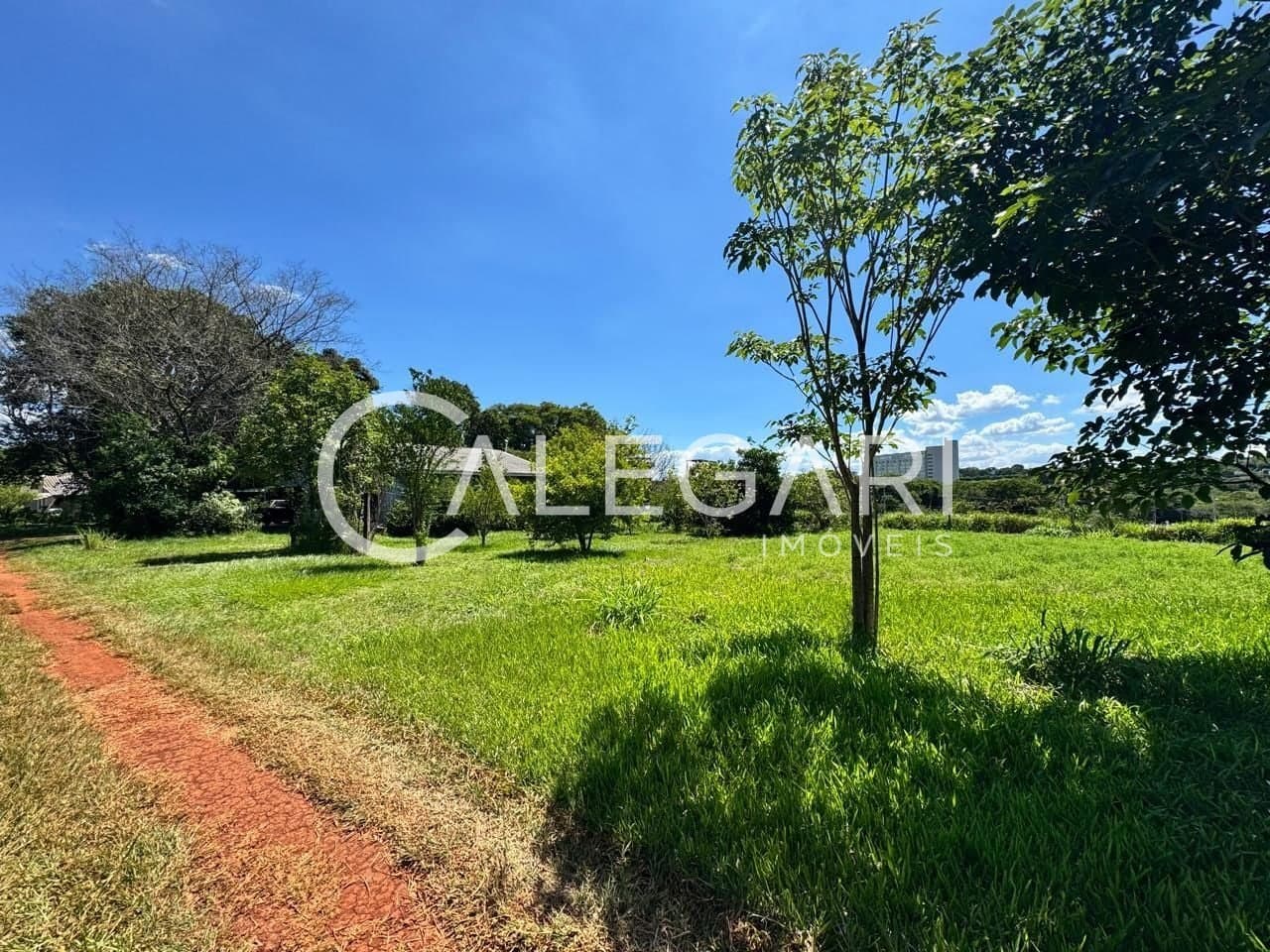 Terreno de 5.749m² à venda em Foz do Iguaçu – PR.
